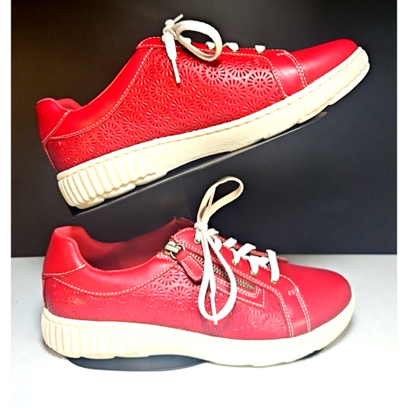 Clarks Caroline Rio Sneakers Women's 8.5 Red Leather - Picture 1 of 7